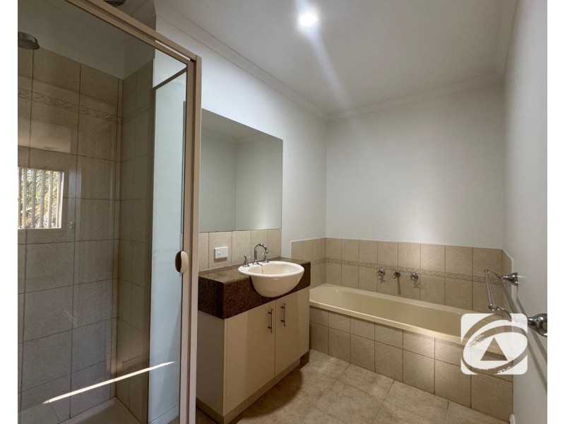 11 Provence Place, Narre Warren South VIC 3805