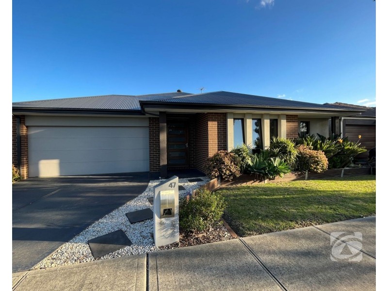 47 Arbourlea Boulevard, Cranbourne North VIC 3977