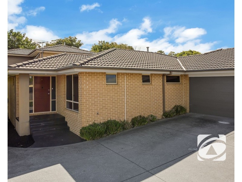 4/55-57 Strathavan Drive, Berwick VIC 3806