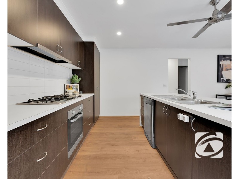 4/55-57 Strathavan Drive, Berwick VIC 3806
