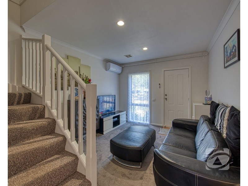 2/52-54 Shinners Avenue, Berwick VIC 3806