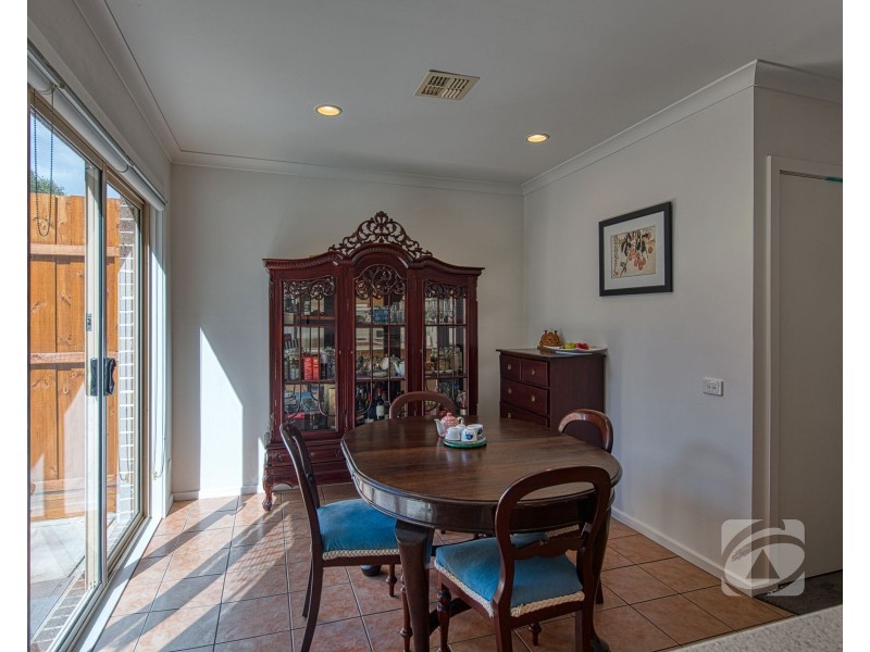 2/52-54 Shinners Avenue, Berwick VIC 3806