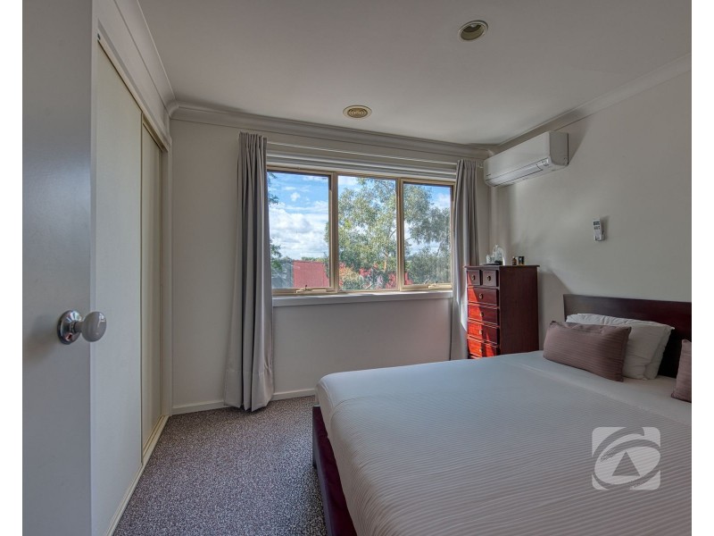 2/52-54 Shinners Avenue, Berwick VIC 3806