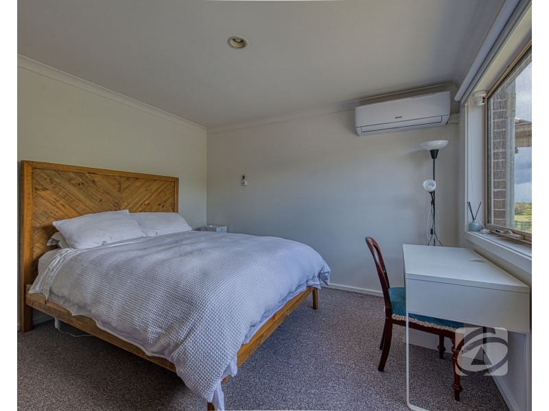 2/52-54 Shinners Avenue, Berwick VIC 3806