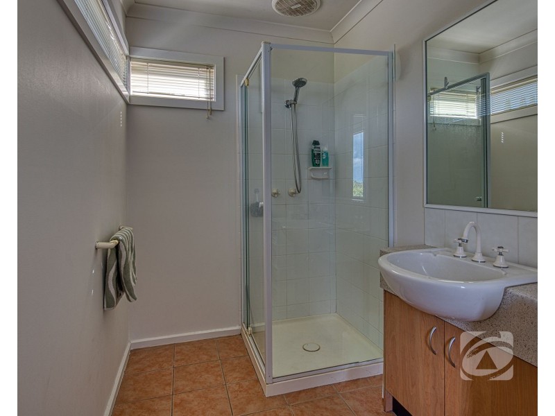 2/52-54 Shinners Avenue, Berwick VIC 3806