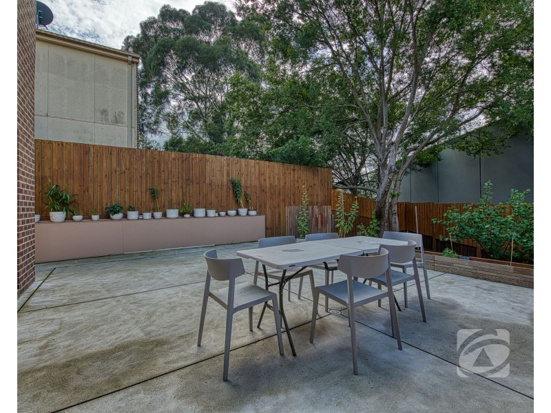 2/52-54 Shinners Avenue, Berwick VIC 3806