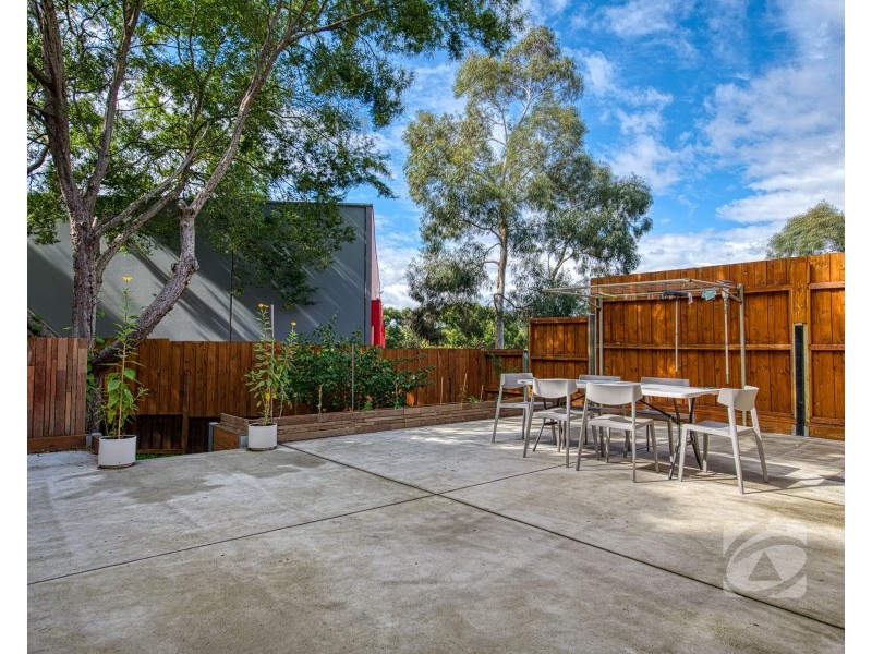 2/52-54 Shinners Avenue, Berwick VIC 3806