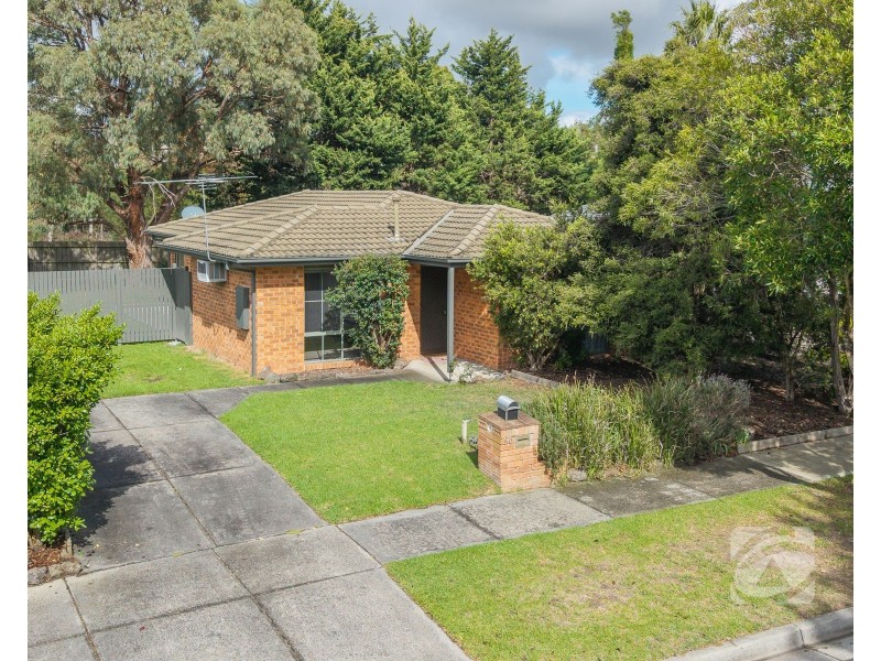 50 Collins Crescent, Berwick VIC 3806