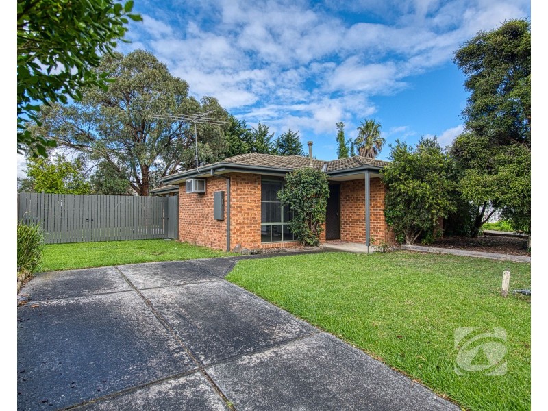 50 Collins Crescent, Berwick VIC 3806