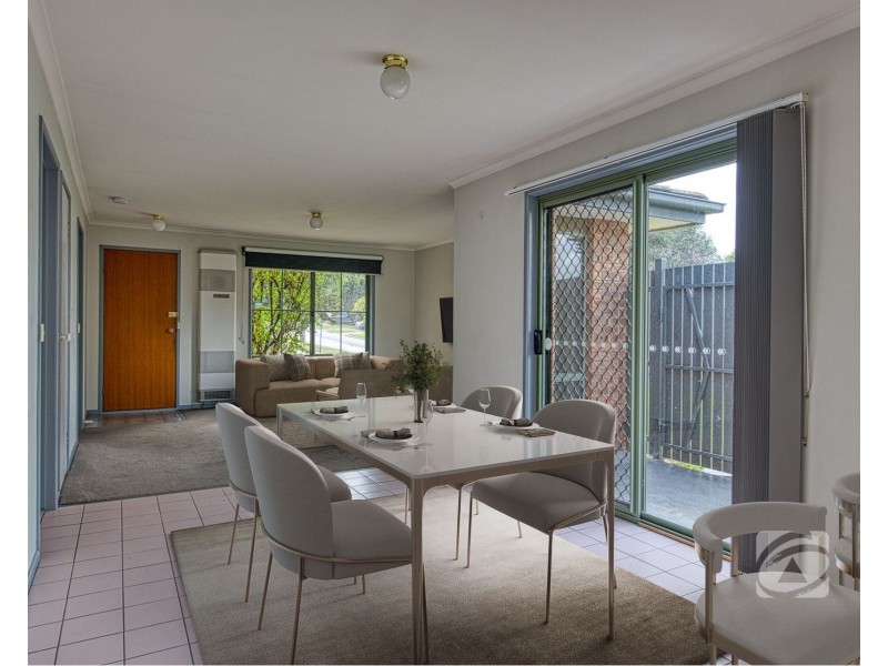 50 Collins Crescent, Berwick VIC 3806