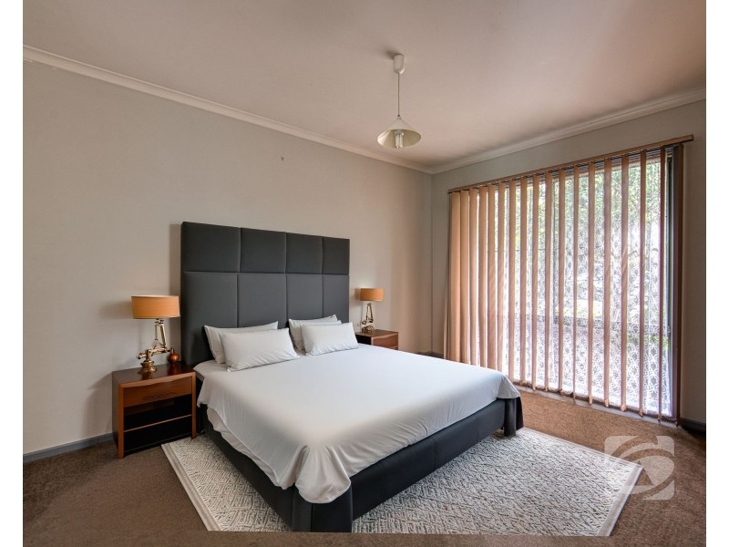 50 Collins Crescent, Berwick VIC 3806