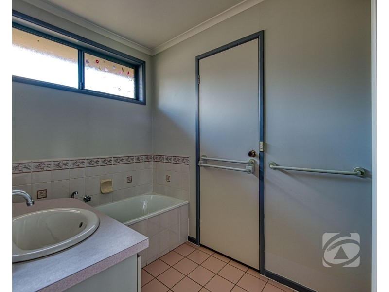 50 Collins Crescent, Berwick VIC 3806