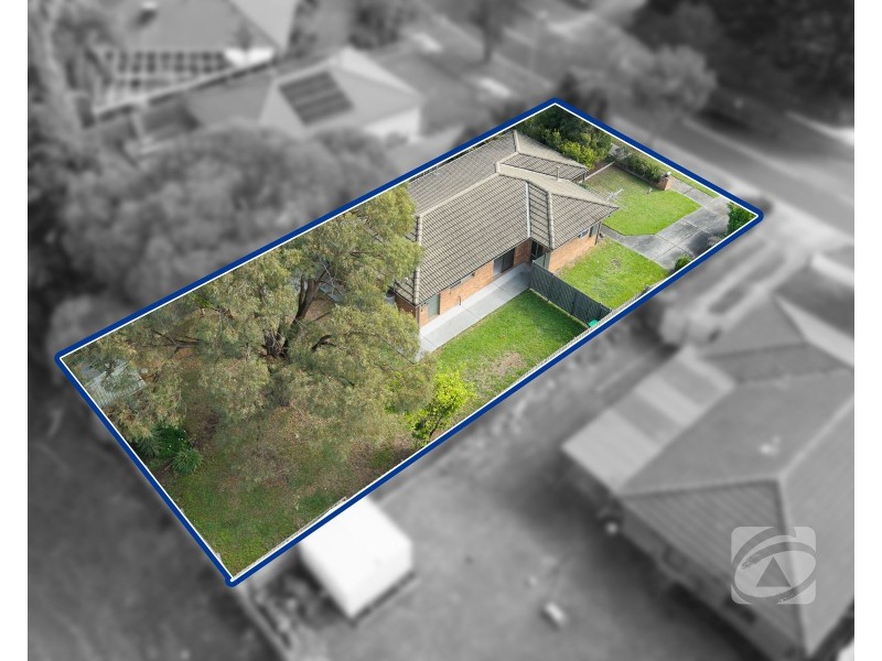 50 Collins Crescent, Berwick VIC 3806