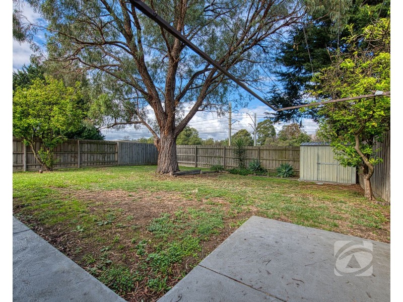 50 Collins Crescent, Berwick VIC 3806