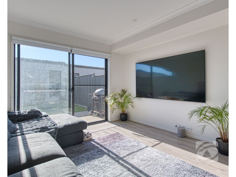 99 Carnival Boulevard, Berwick VIC 3806