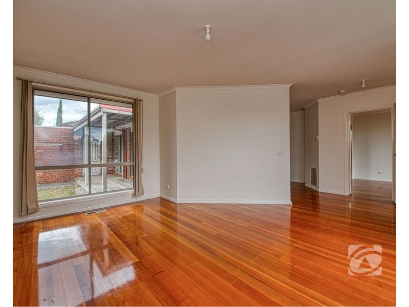 1/56 Amber Crescent, Narre Warren VIC 3805