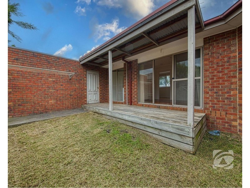 1/56 Amber Crescent, Narre Warren VIC 3805