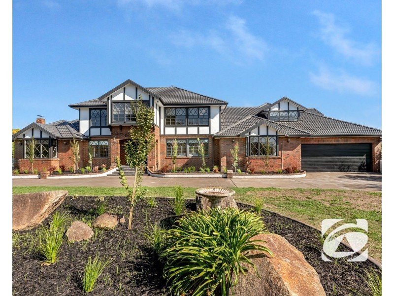 66 Halcyon Way, Narre Warren South VIC 3805