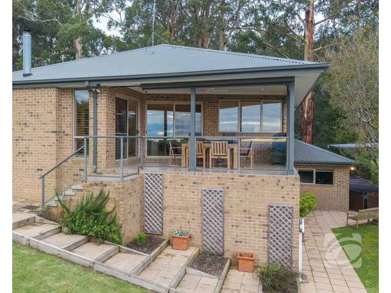 9 Jacksons Hill Road, Menzies Creek VIC 3159