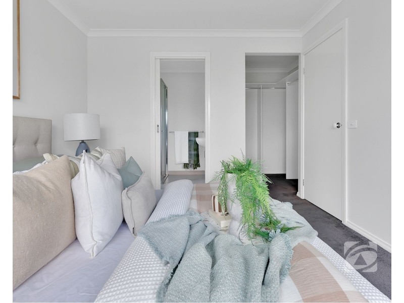 10 Matchett Drive, Clyde VIC 3978