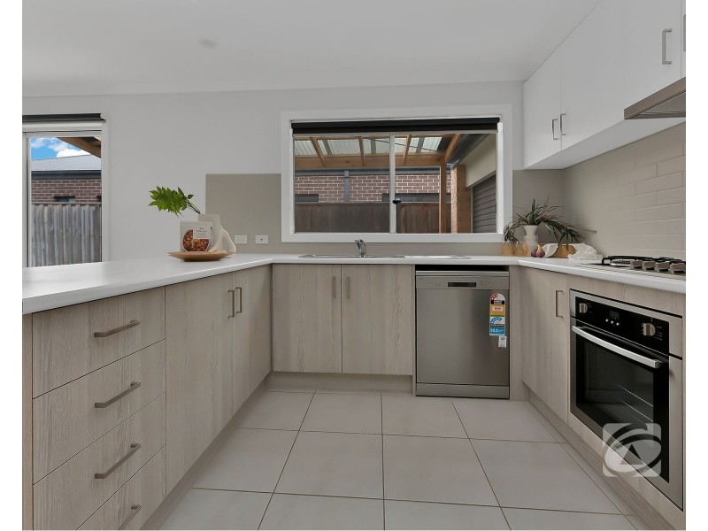 10 Matchett Drive, Clyde VIC 3978