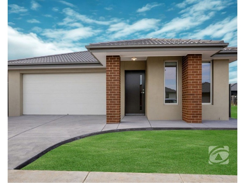 99 Carrera Crescent, Clyde VIC 3978