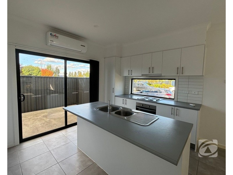 65 Nugget Way, Cranbourne East VIC 3977