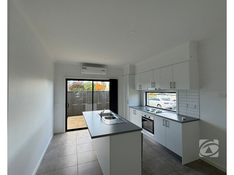 65 Nugget Way, Cranbourne East VIC 3977