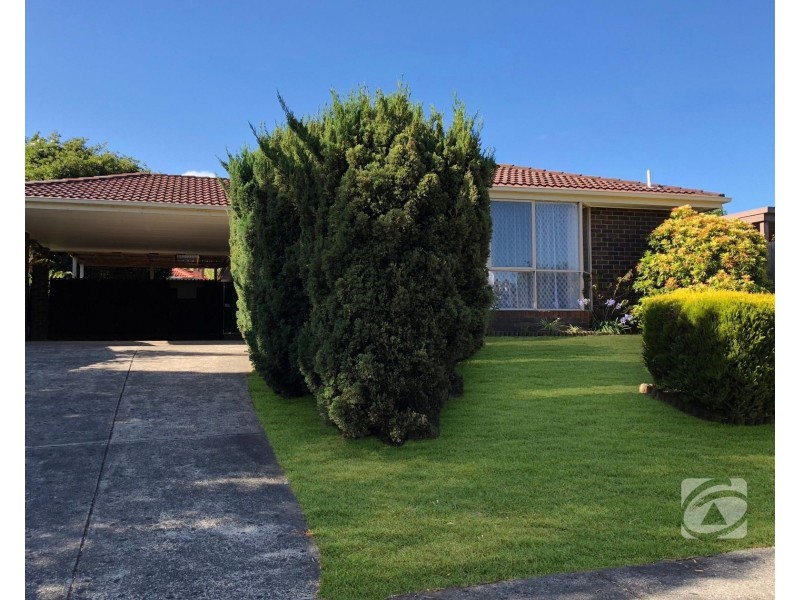 4 Malanda Court, Berwick VIC 3806