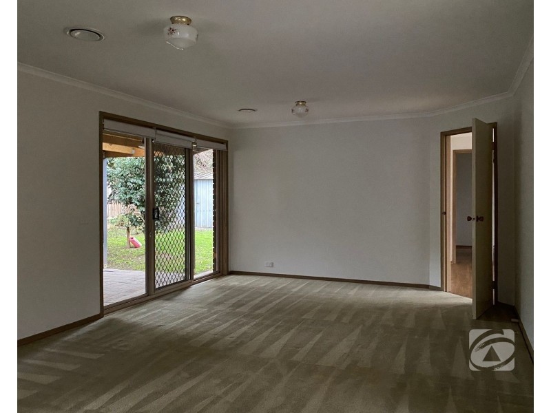 4 Malanda Court, Berwick VIC 3806