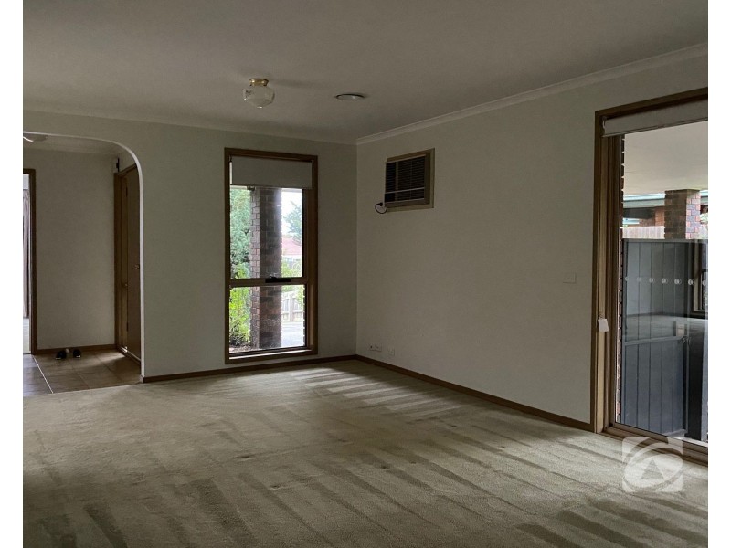 4 Malanda Court, Berwick VIC 3806