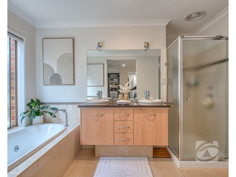 37 Coachwood Crescent, Narre Warren VIC 3805