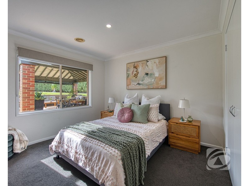 37 Coachwood Crescent, Narre Warren VIC 3805