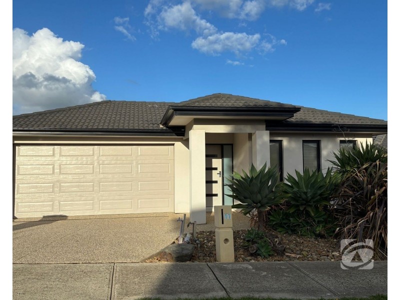 11 Anvil Way, Clyde North VIC 3978