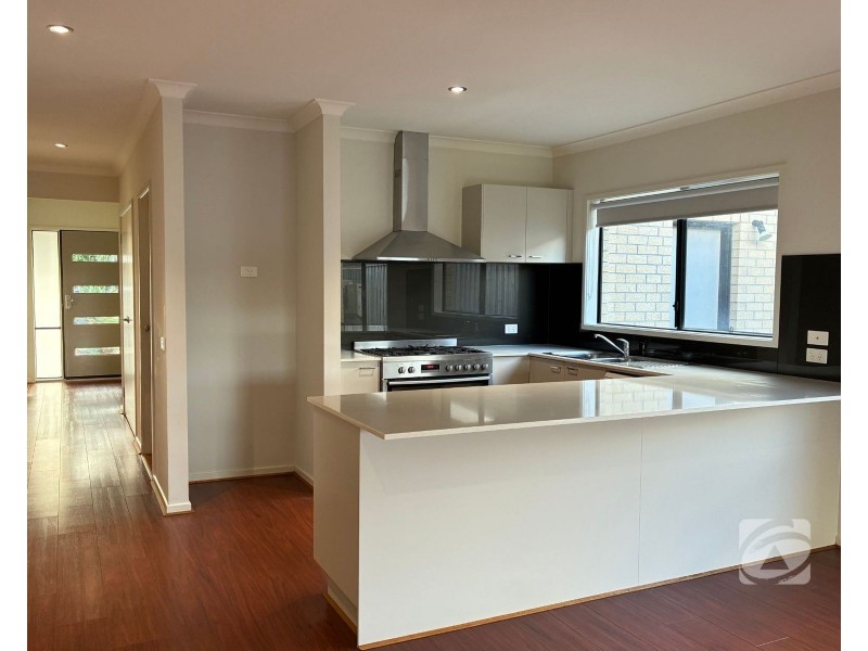 11 Anvil Way, Clyde North VIC 3978