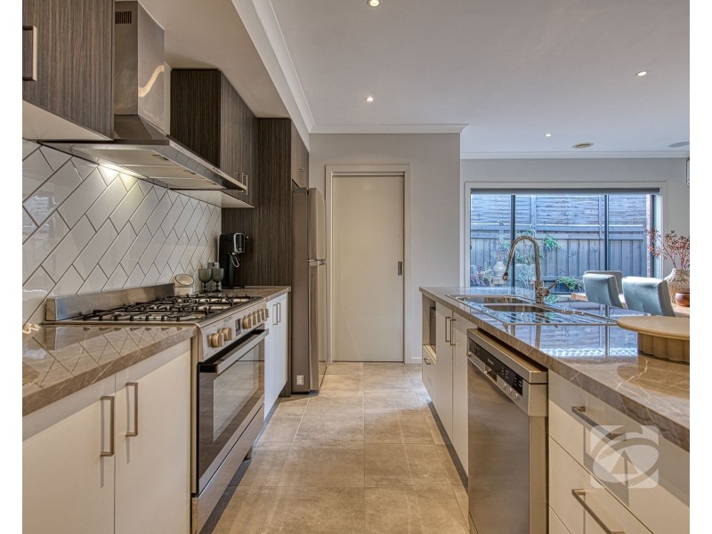 50 Heybridge Street, Clyde VIC 3978