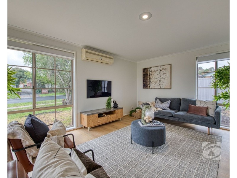 1/42 Strathavan Drive, Berwick VIC 3806