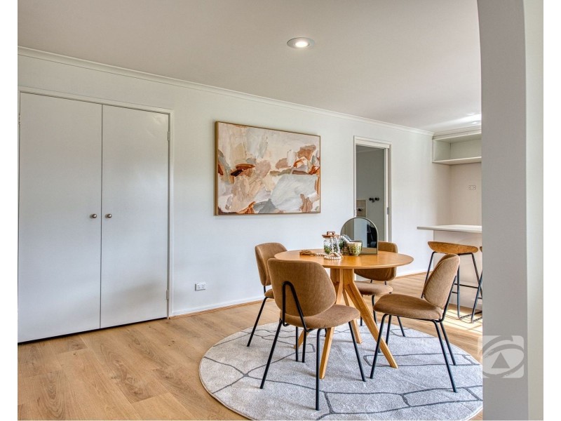 1/42 Strathavan Drive, Berwick VIC 3806