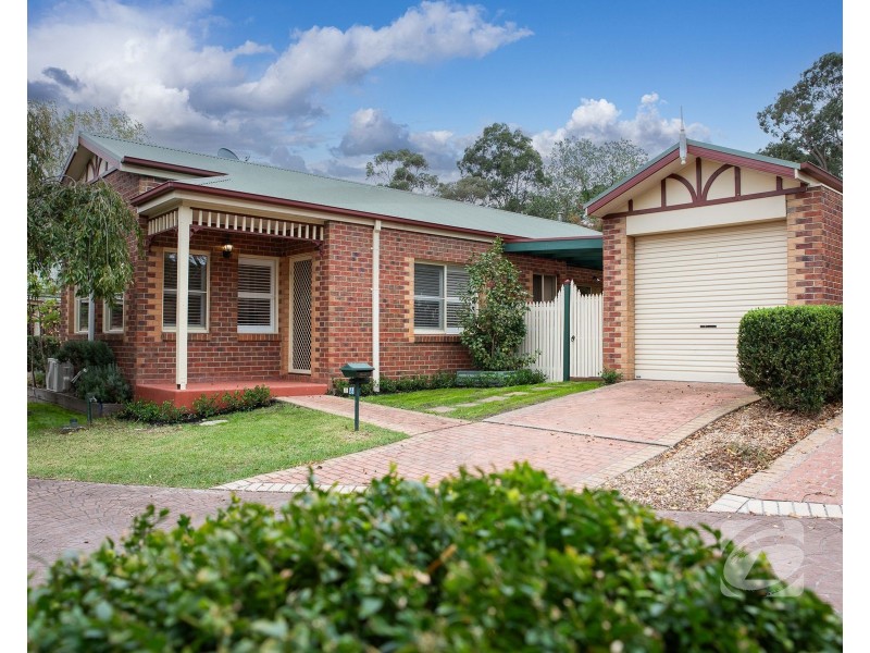 6 Exell Mews, Berwick VIC 3806