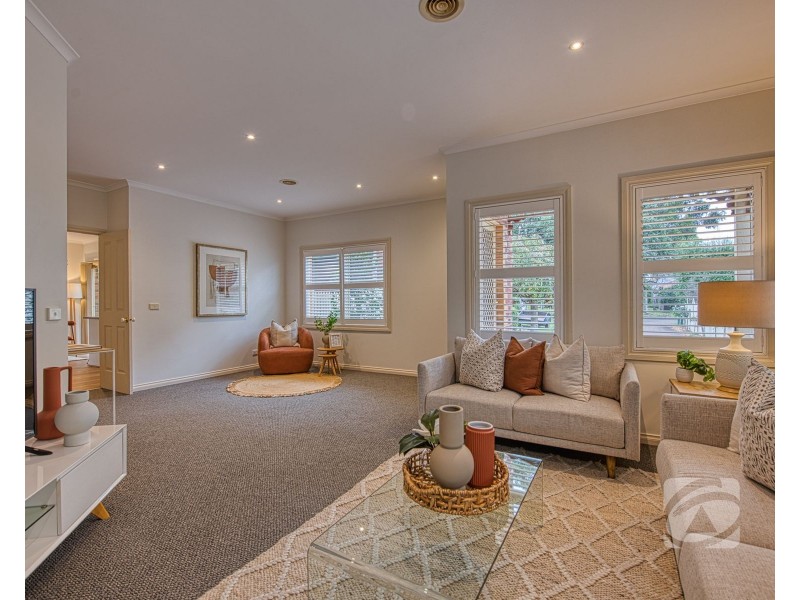 6 Exell Mews, Berwick VIC 3806