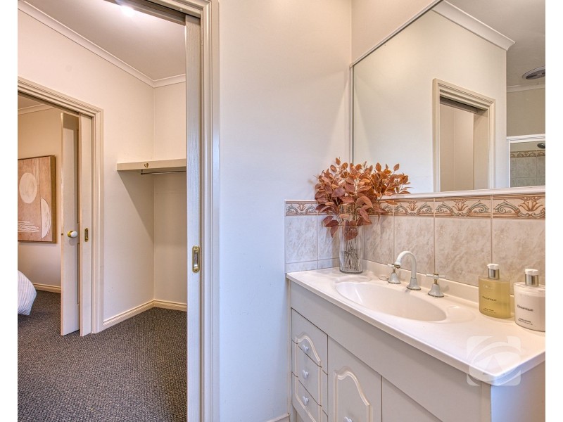 6 Exell Mews, Berwick VIC 3806