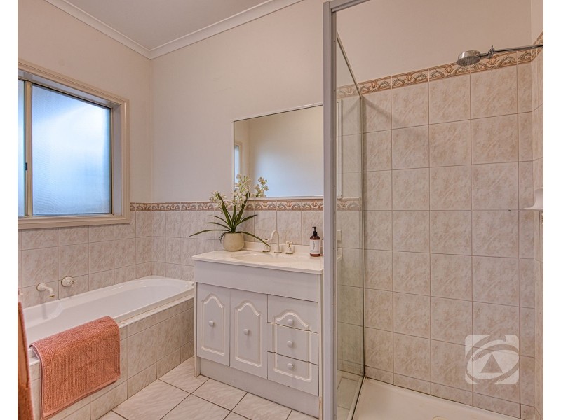 6 Exell Mews, Berwick VIC 3806