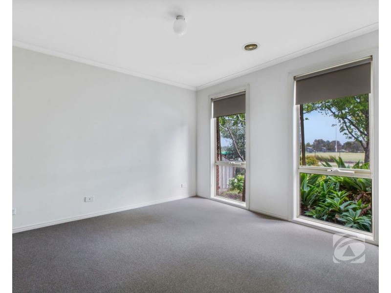 92 Ridgemont Drive, Berwick VIC 3806