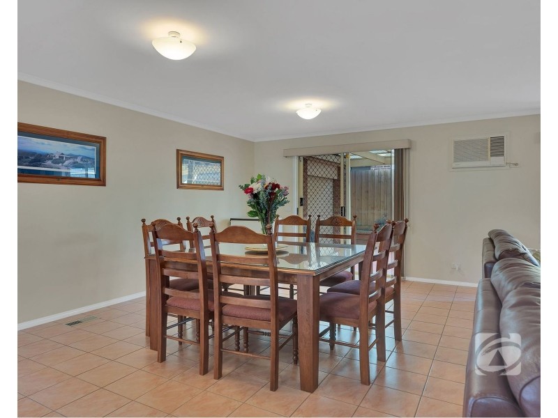 4 Garden Court, Berwick VIC 3806