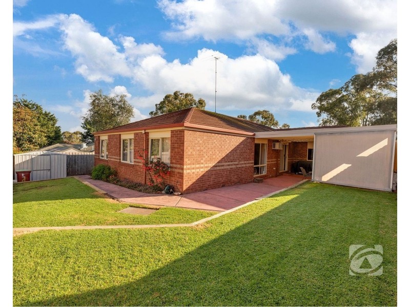 4 Garden Court, Berwick VIC 3806
