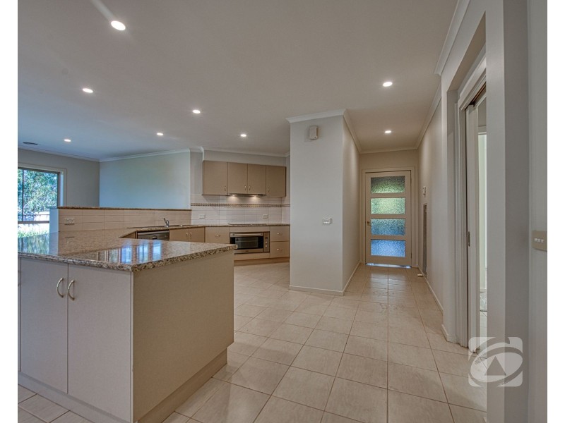 67 Loxley Boulevard, Narre Warren South VIC 3805