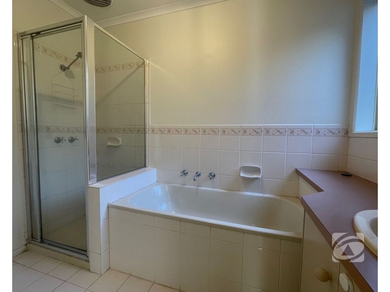 4B Boree Court, Berwick VIC 3806