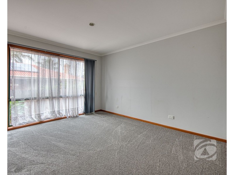 9 Waverley Park Drive, Cranbourne North VIC 3977