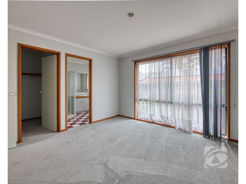 9 Waverley Park Drive, Cranbourne North VIC 3977