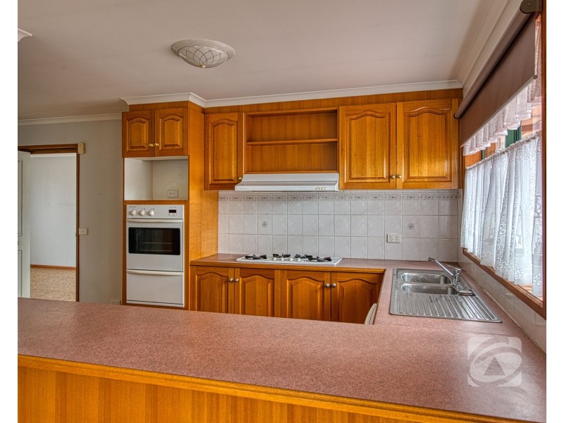 9 Waverley Park Drive, Cranbourne North VIC 3977